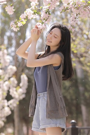 美女打开双腿❌❌网站
