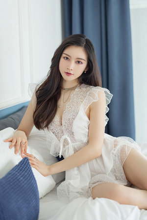 我要吃你的奶小妖精