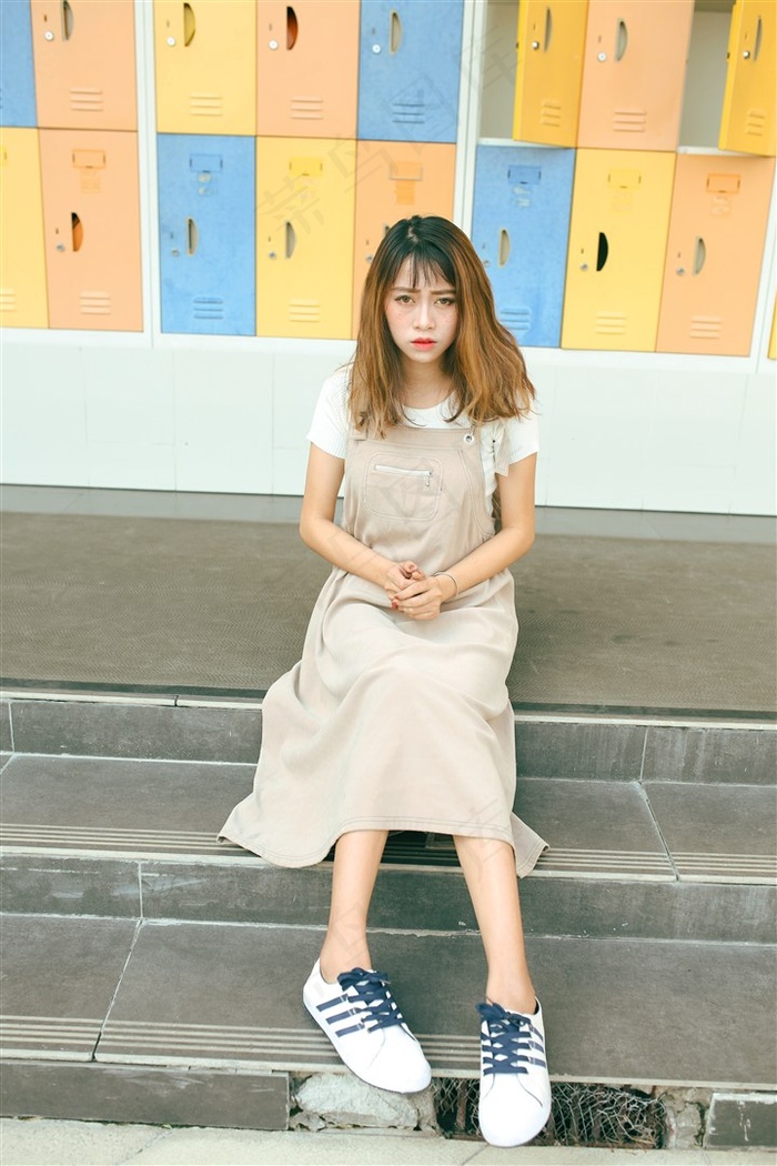 亚洲欧美自拍制服另类图区