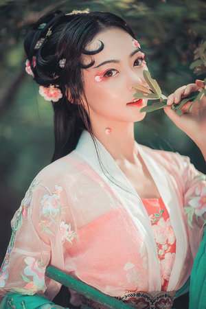 后臀插入