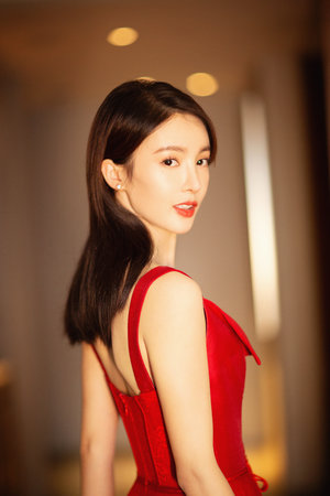 娜娜的yin荡生涯H