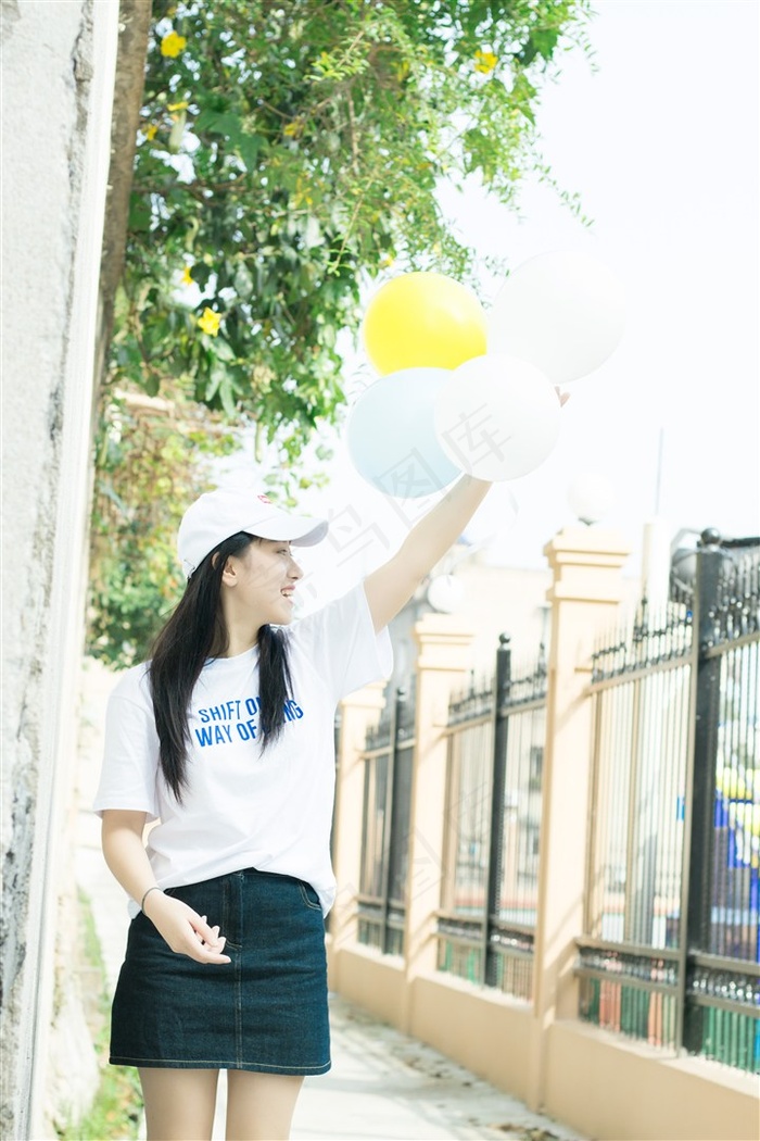 美女与帅哥亲嘴