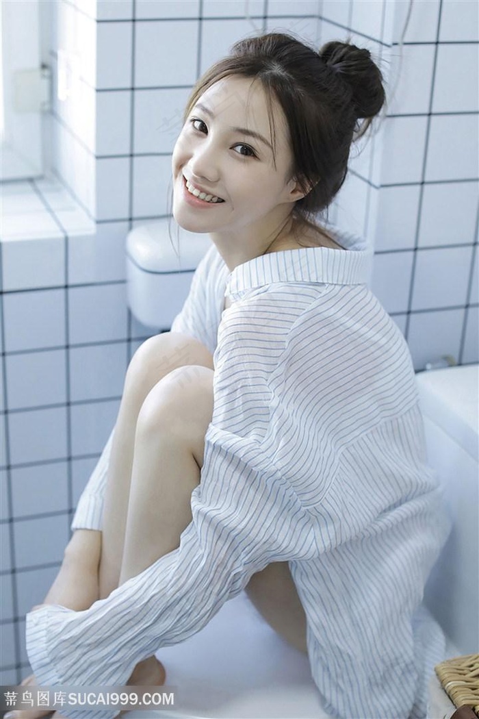 馃埐18