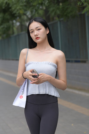 女人被啪到高潮动态图