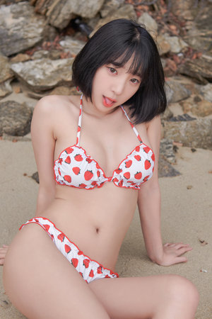 美女直播间热舞夏娃