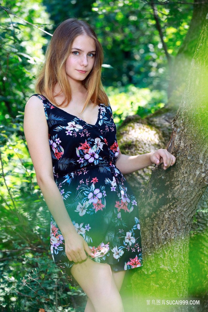男生把坤坤放女生的甜甜圈