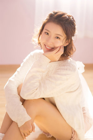 成熟女性亲密互动时刻