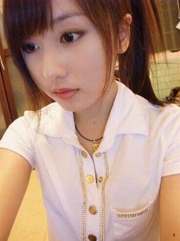 我家弟弟肉棒超粗壮的，要不要来看看