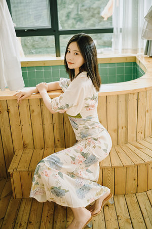 女王扇男奴耳光视频在线播放