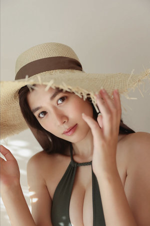 黑丝美女销魂被弄到流泪