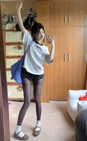 岳故意洗澡要我看B
