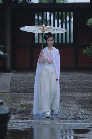 全黄色毛片十三姨乱伦